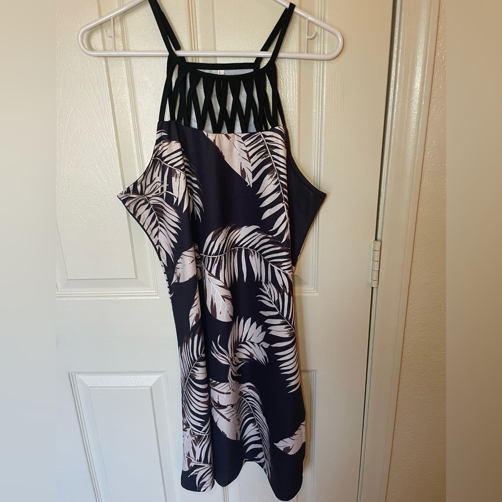 Elegant Black and White Leaf Print Dress